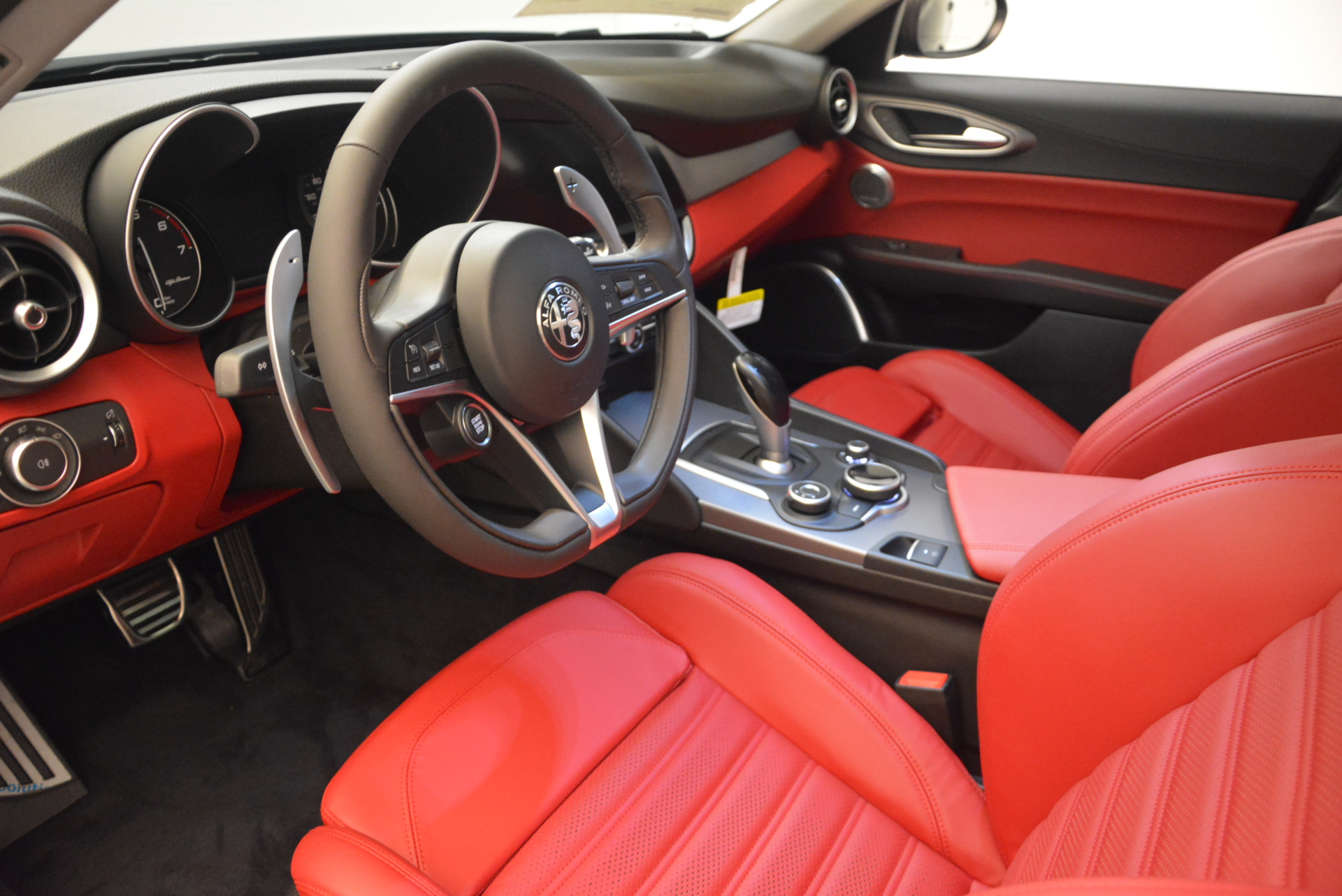 Alfa Romeo Giulietta Interior Red | Awesome Home