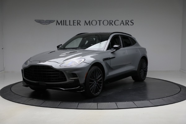 2025 Aston Martin DBX