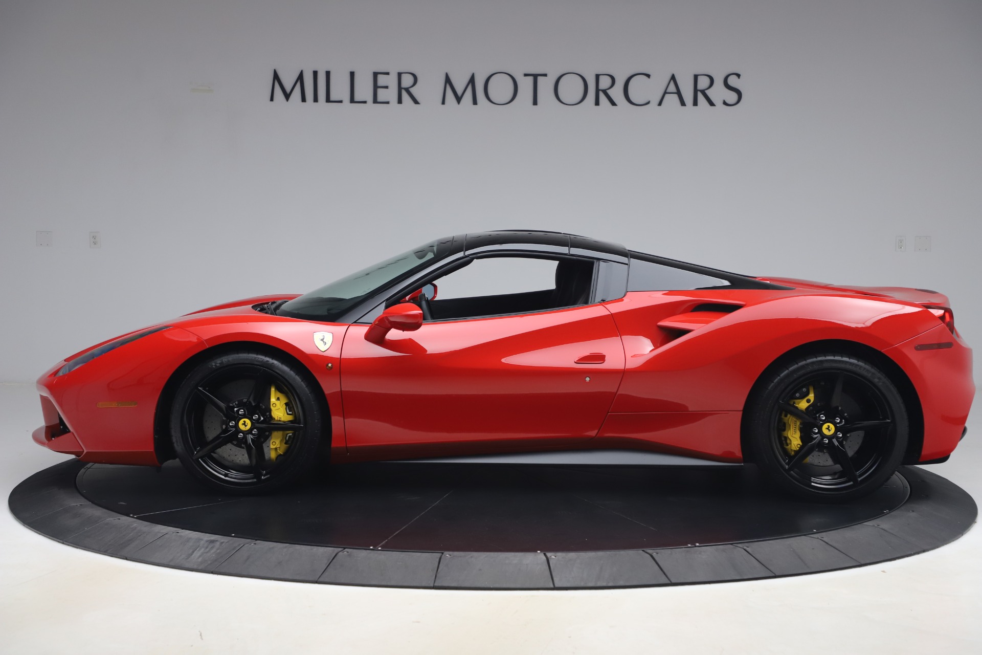 Pre-Owned 2018 Ferrari 488 Spider For Sale | Motorcars #4727