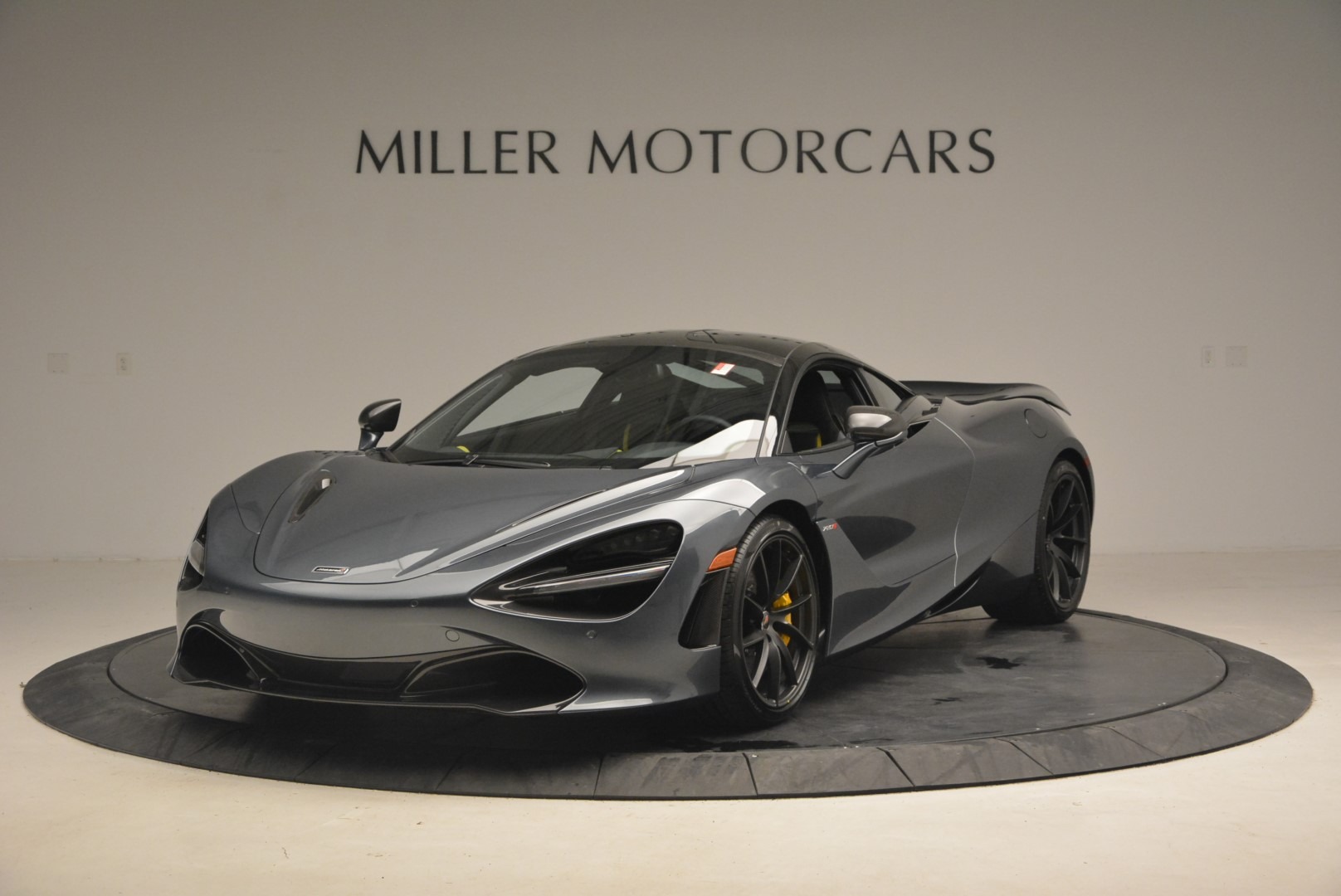 MCLAREN 720s серый