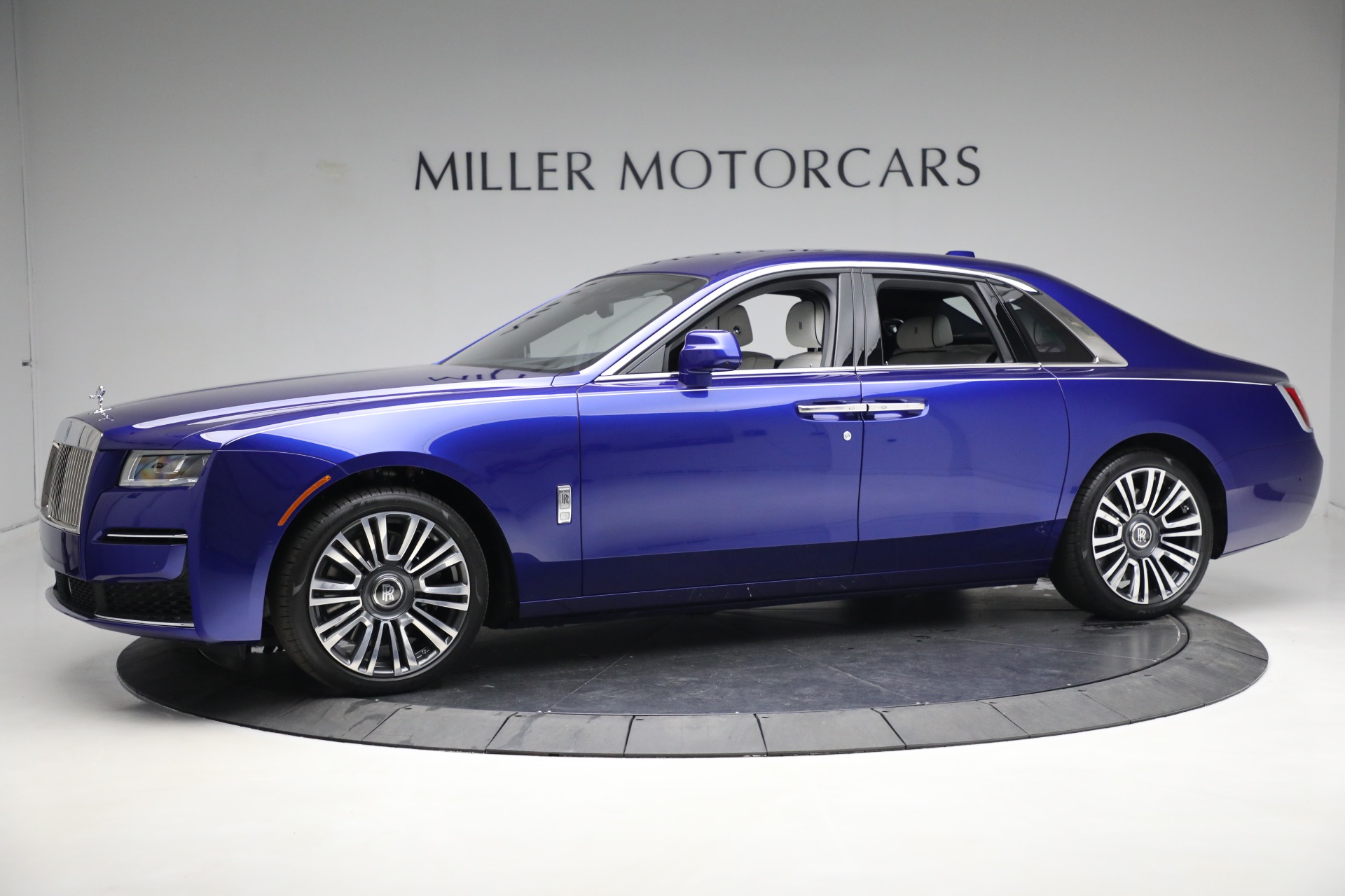 Visit Rolls-Royce Motor Cars Denver to Own a 2023 Rolls-Royce Phantom
